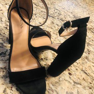 Merona "Lulu" Black Stacked Heel Sandal 6.5